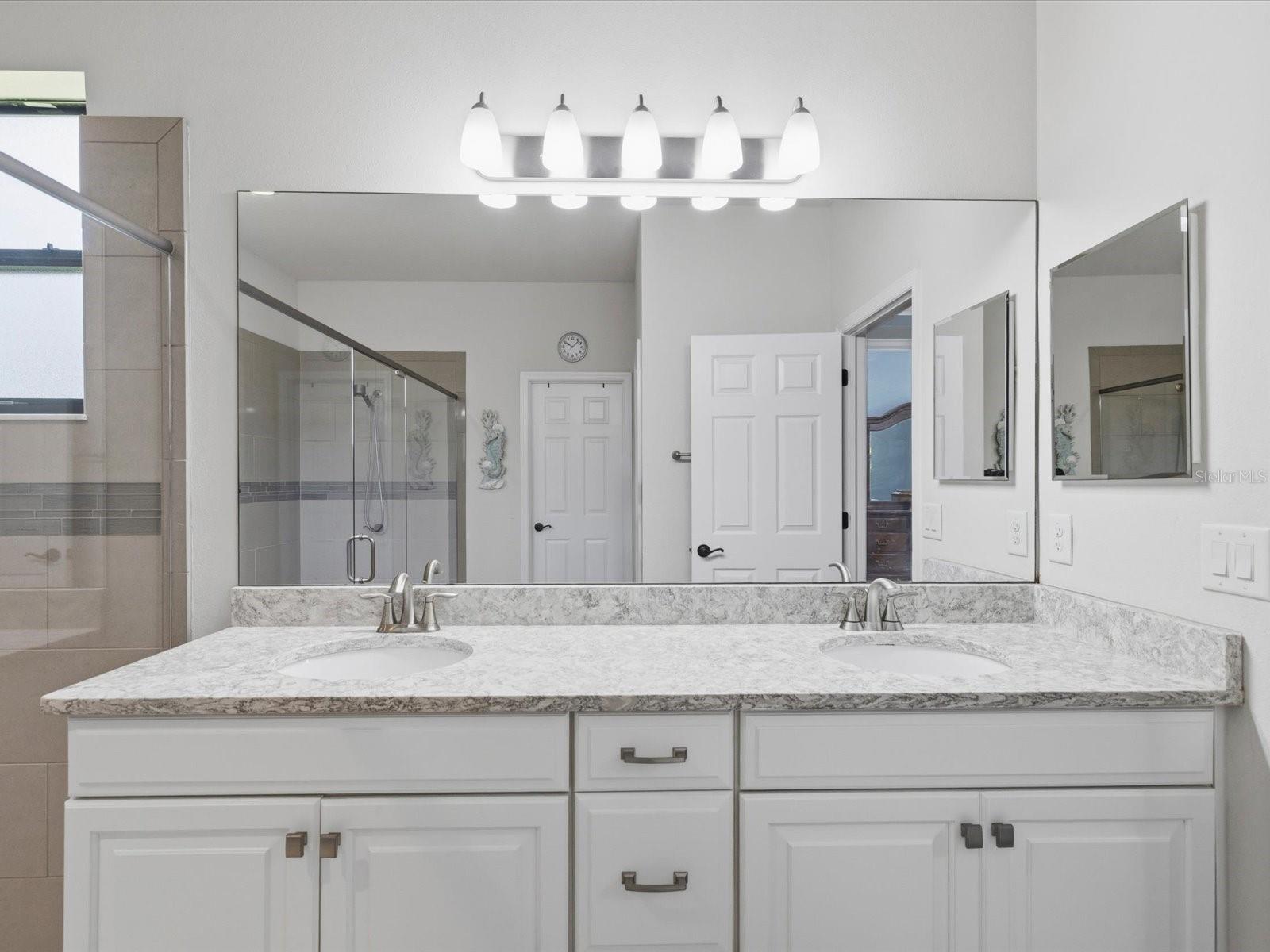 Image 14 of 94 For 740 Rosemary Circle