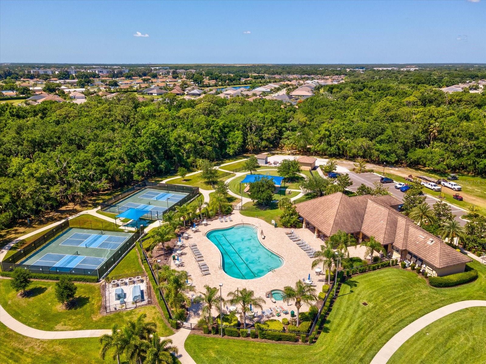 Image 71 of 94 For 740 Rosemary Circle