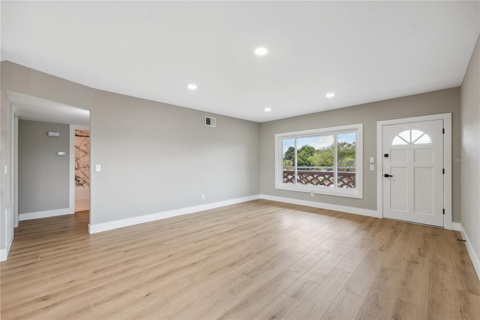 Image 3 of 23 For 2072 Australia Way W 42