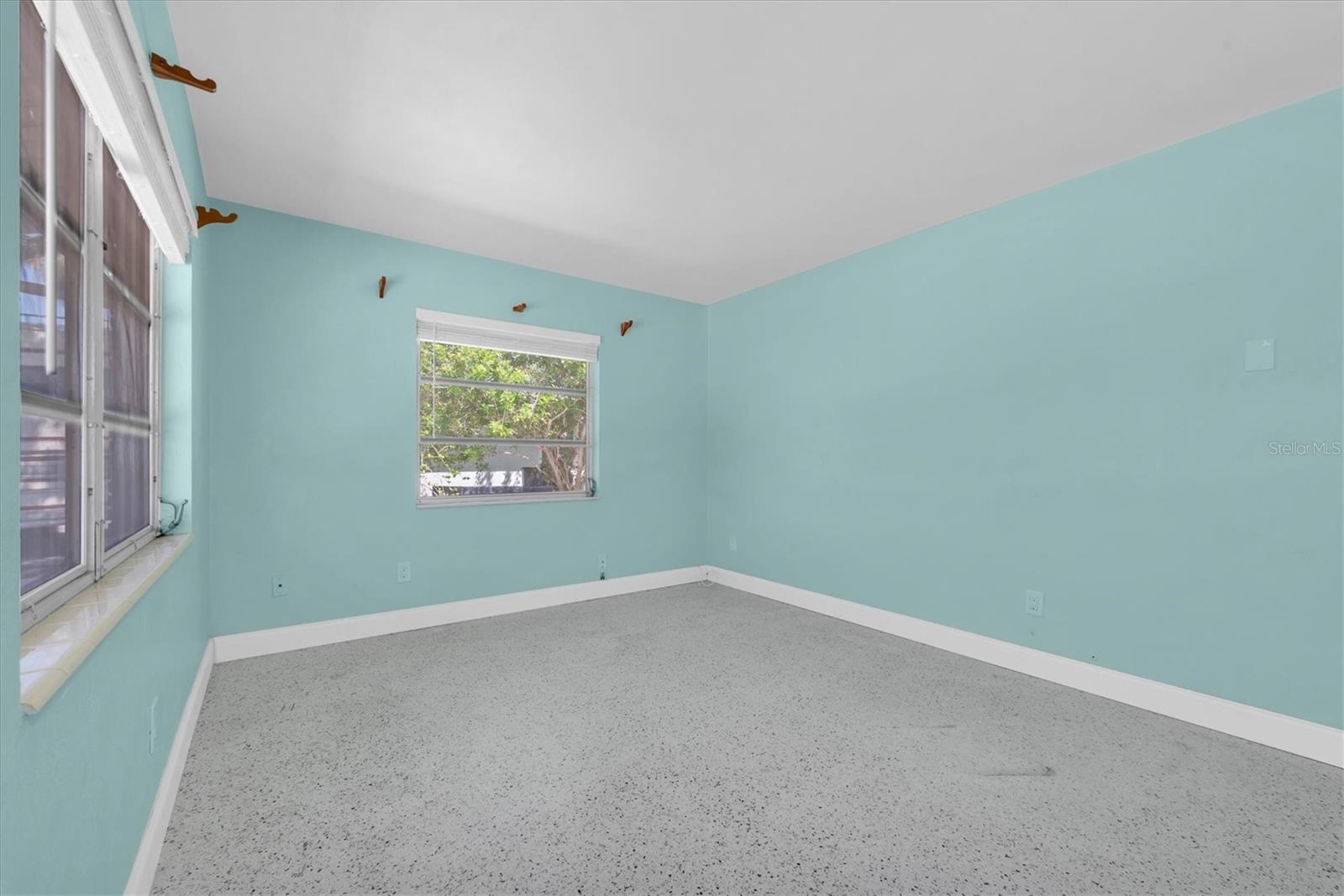 Image 6 of 33 For 11095 2nd Street E Unit A
