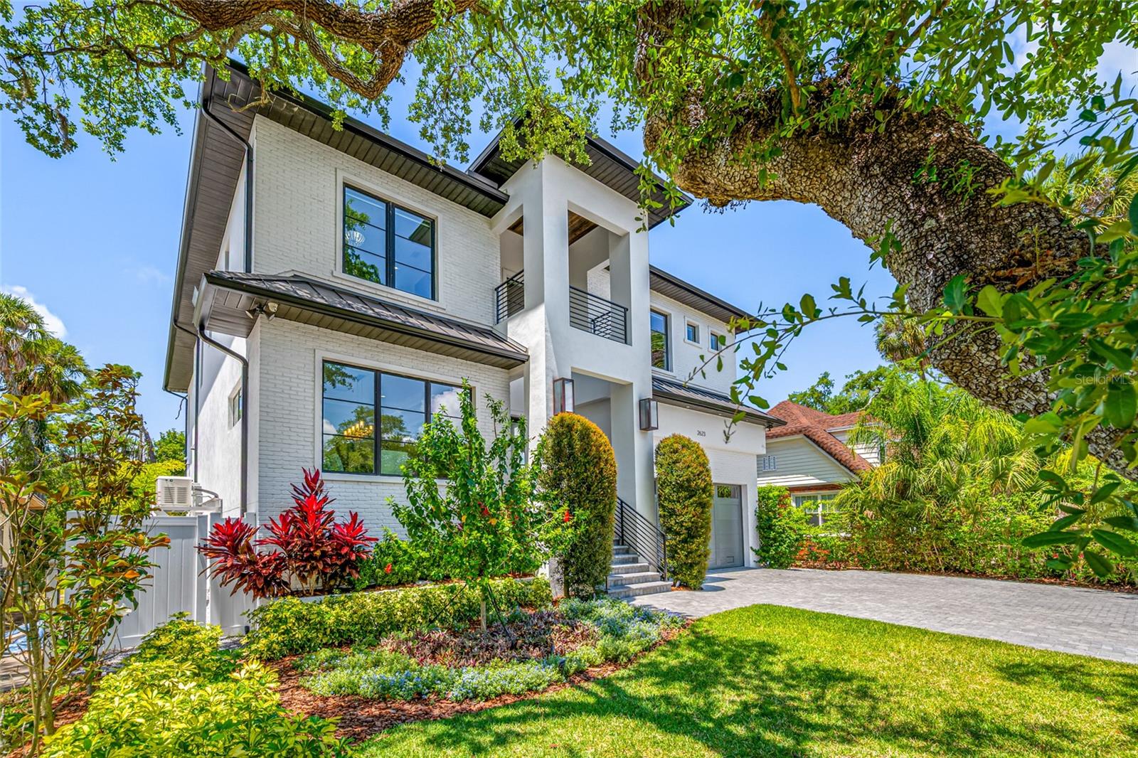 Image 2 of 100 For 2623 Parkview Street