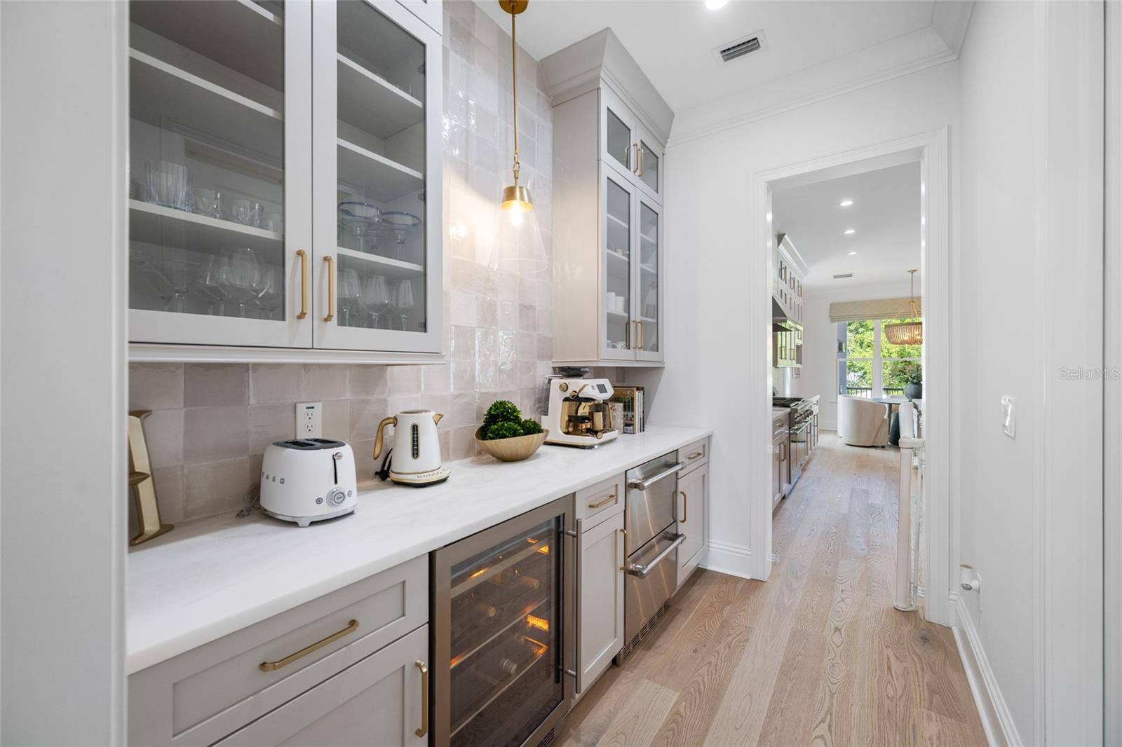 Image 21 of 100 For 2623 Parkview Street