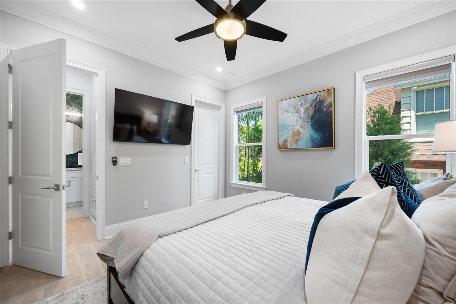Image 31 of 100 For 2623 Parkview Street