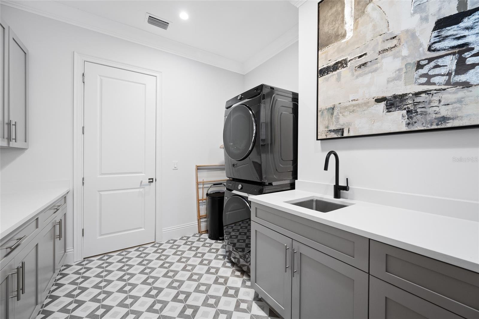 Image 61 of 100 For 2623 Parkview Street