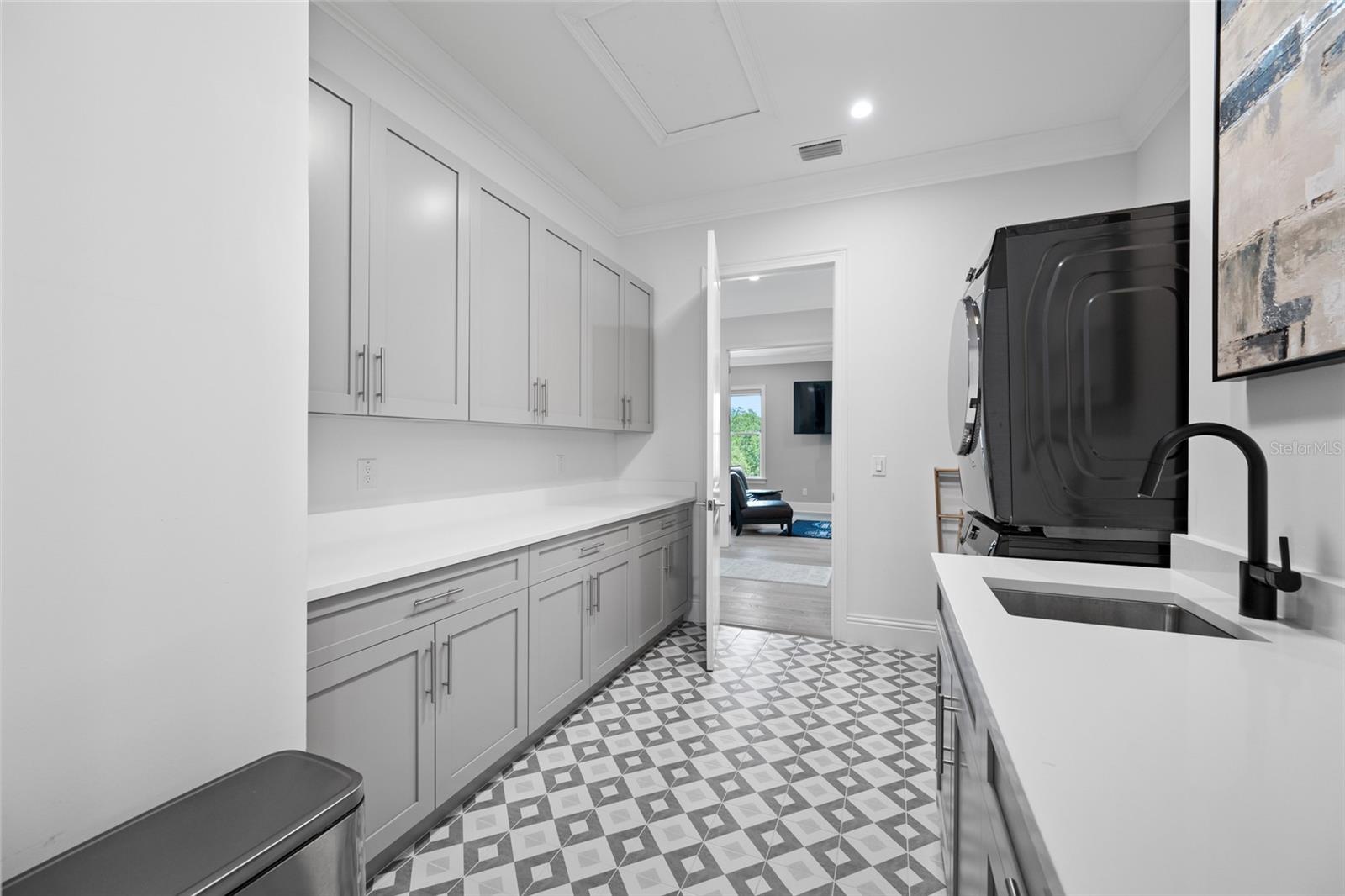 Image 62 of 100 For 2623 Parkview Street