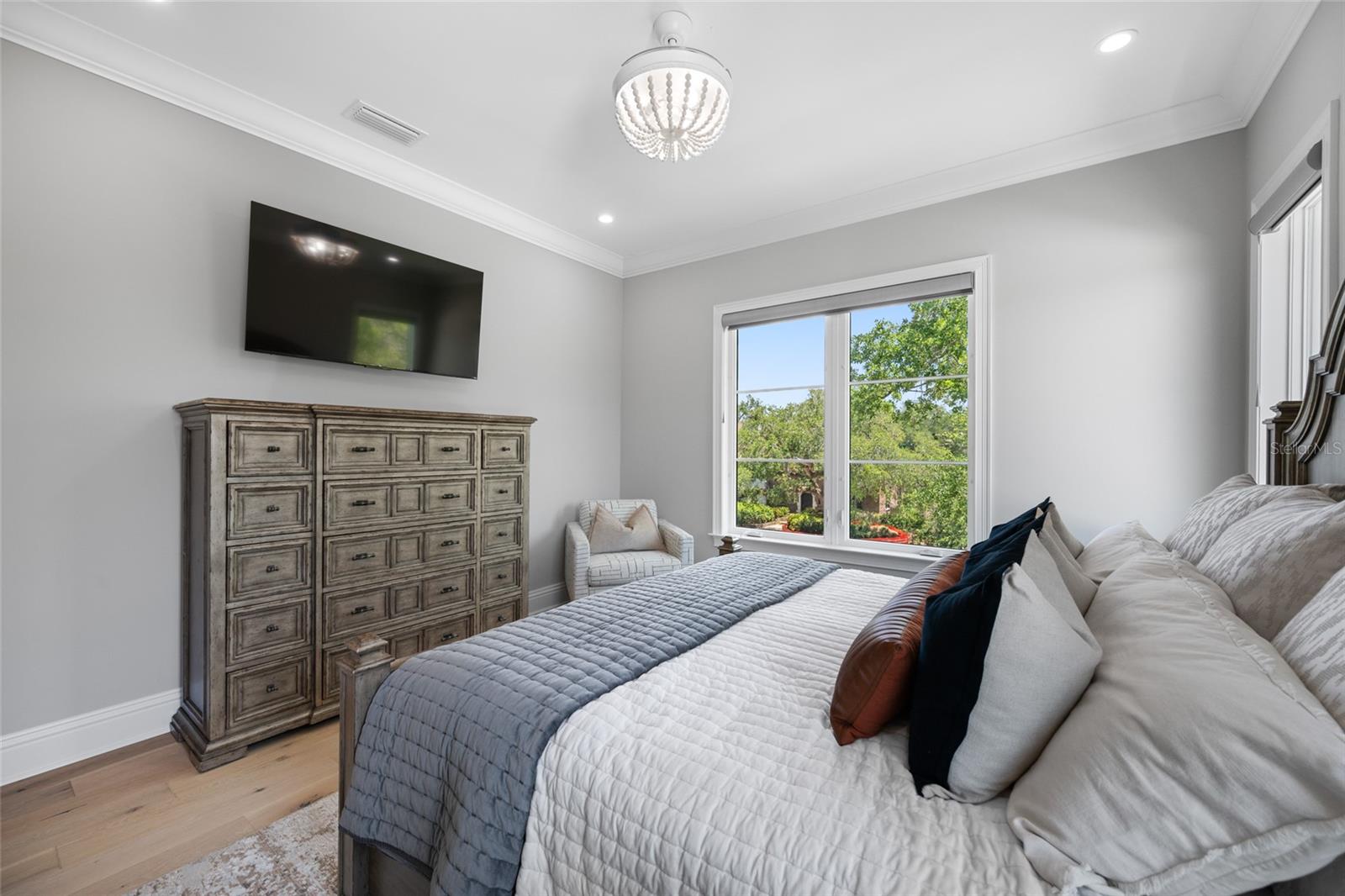 Image 65 of 100 For 2623 Parkview Street