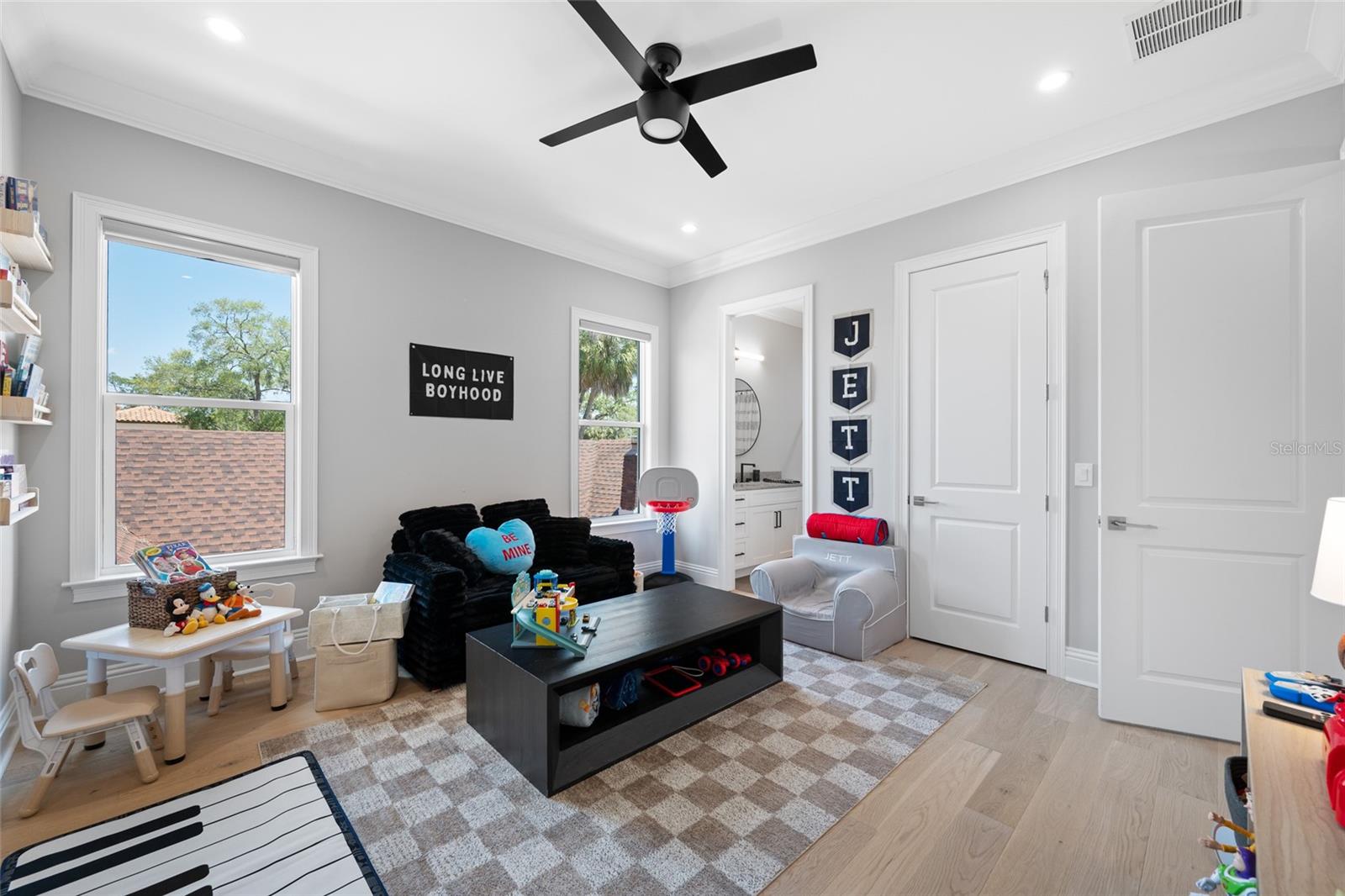 Image 78 of 100 For 2623 Parkview Street