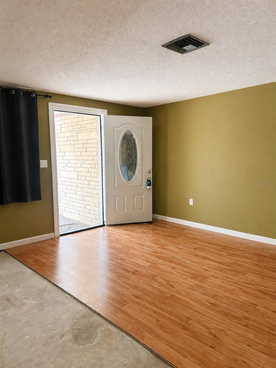 Image 5 of 14 For 14933 56th Street N