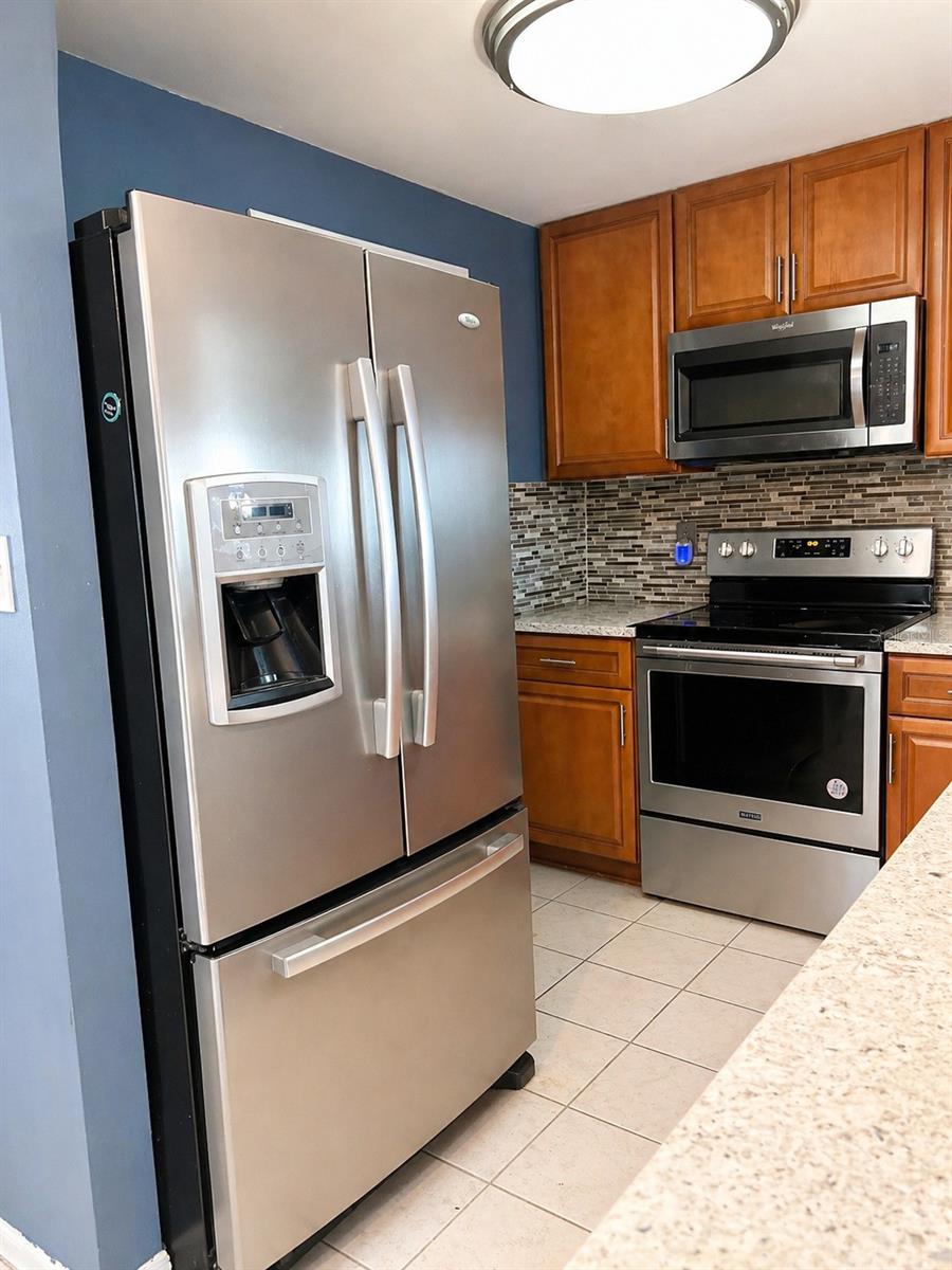 Image 6 of 14 For 14933 56th Street N