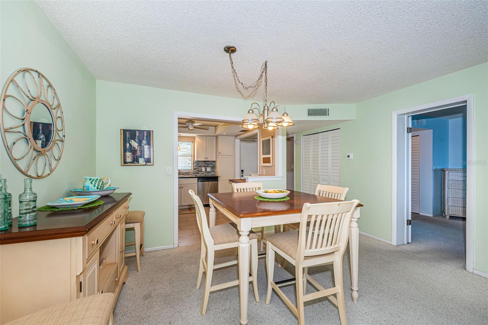 Image 14 of 65 For 4750 Cove Circle 304