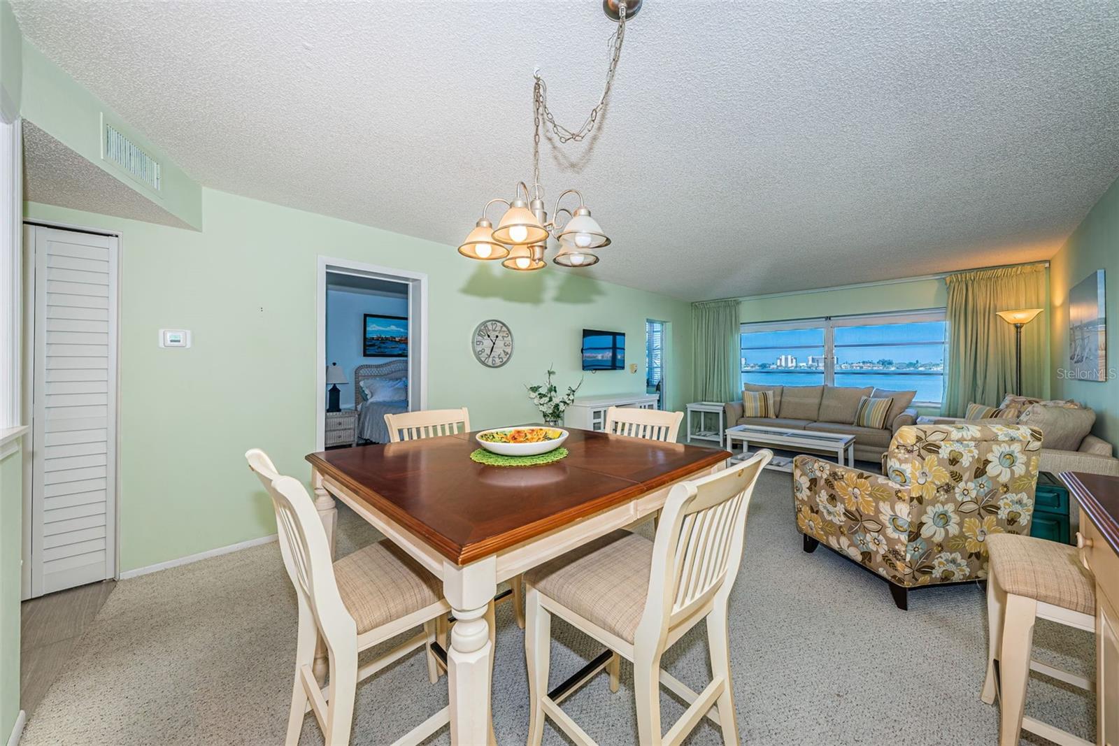 Image 16 of 65 For 4750 Cove Circle 304
