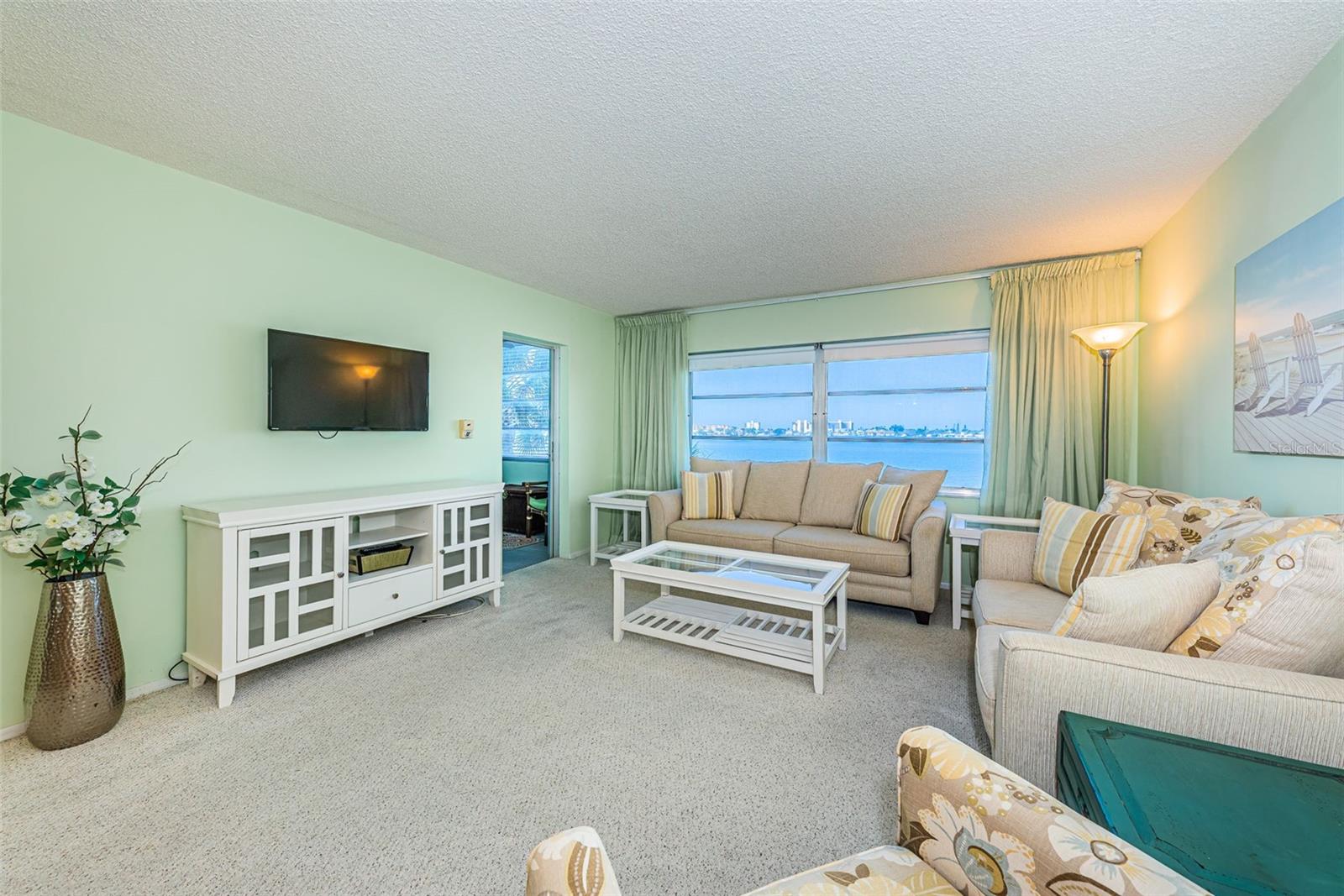 Image 17 of 65 For 4750 Cove Circle 304