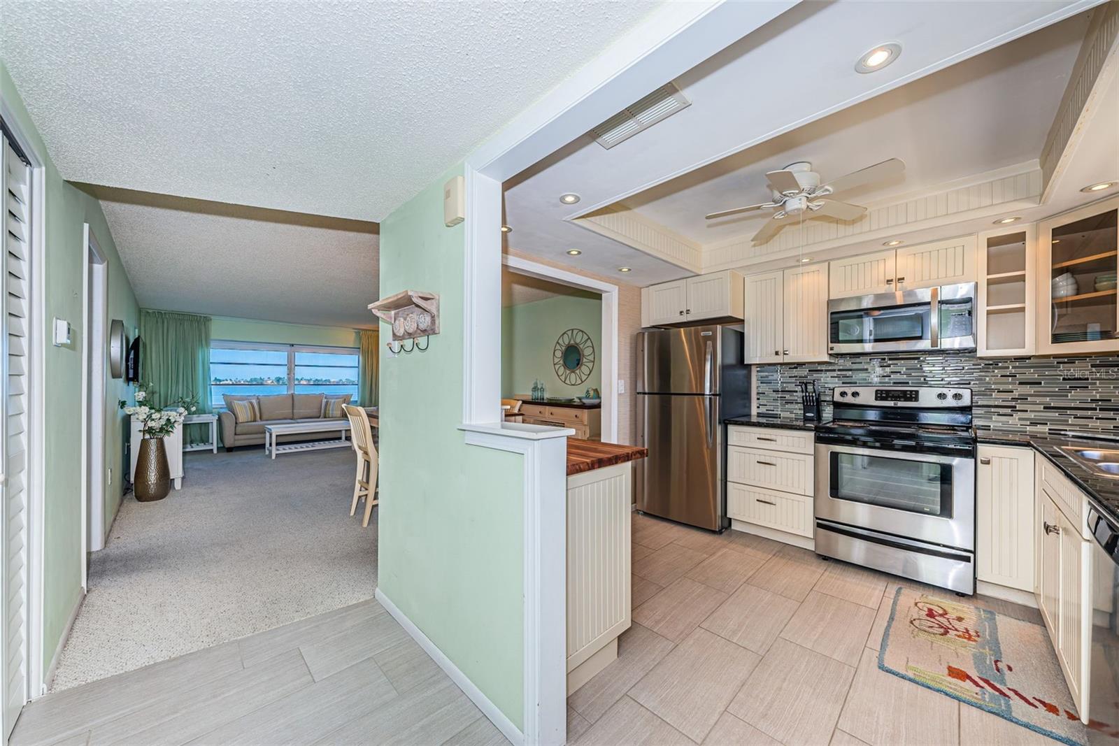 Image 2 of 65 For 4750 Cove Circle 304