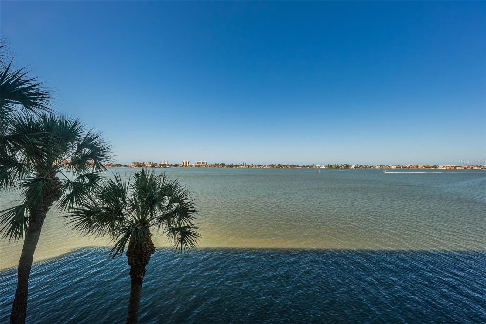 Image 27 of 65 For 4750 Cove Circle 304