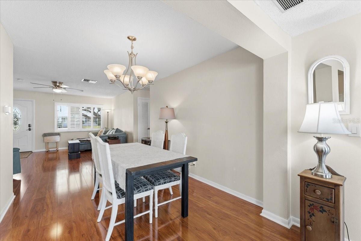 Image 10 of 50 For 9875 Mainlands Boulevard W