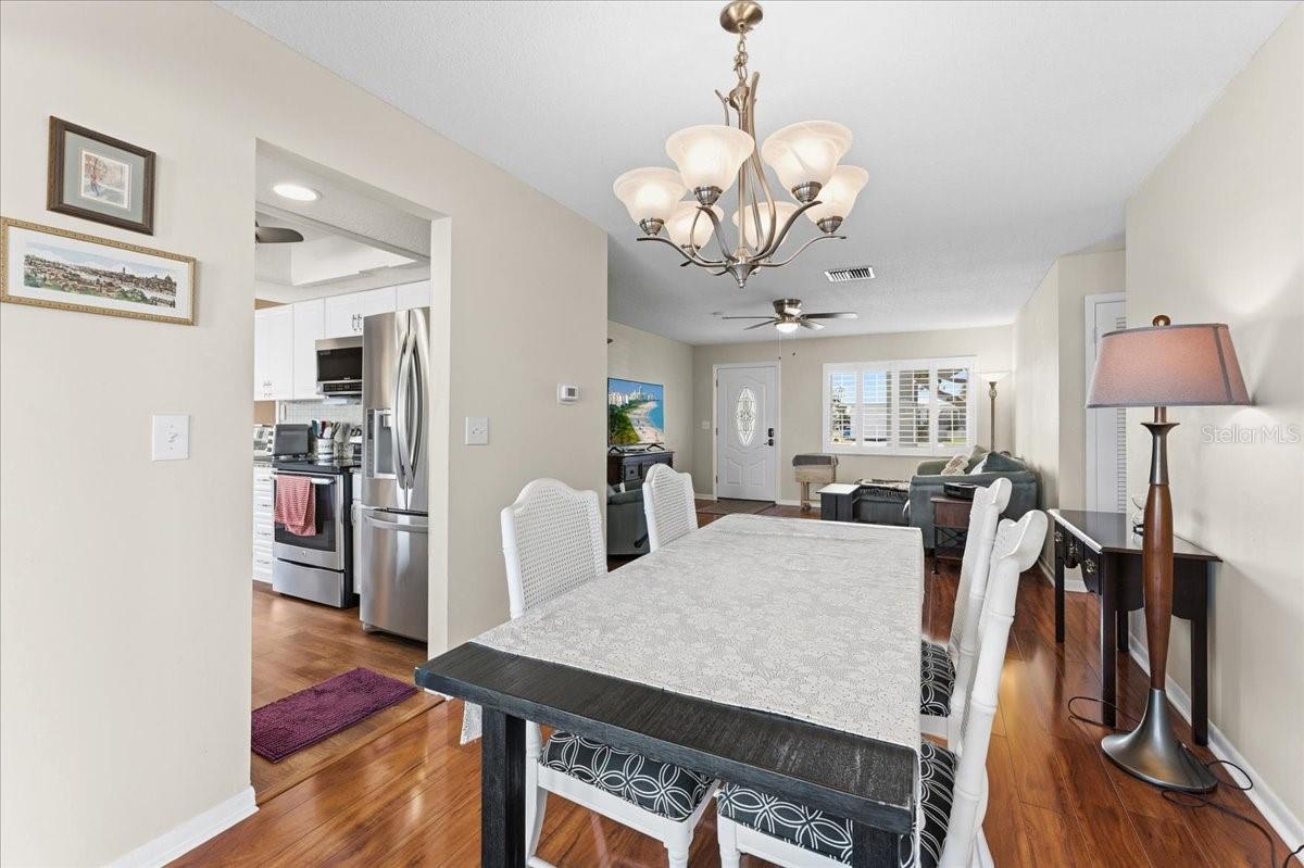 Image 11 of 50 For 9875 Mainlands Boulevard W