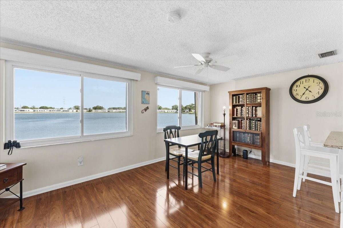Image 13 of 50 For 9875 Mainlands Boulevard W