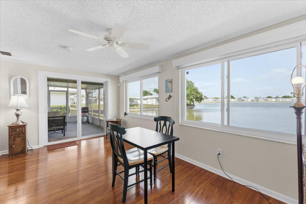 Image 14 of 50 For 9875 Mainlands Boulevard W