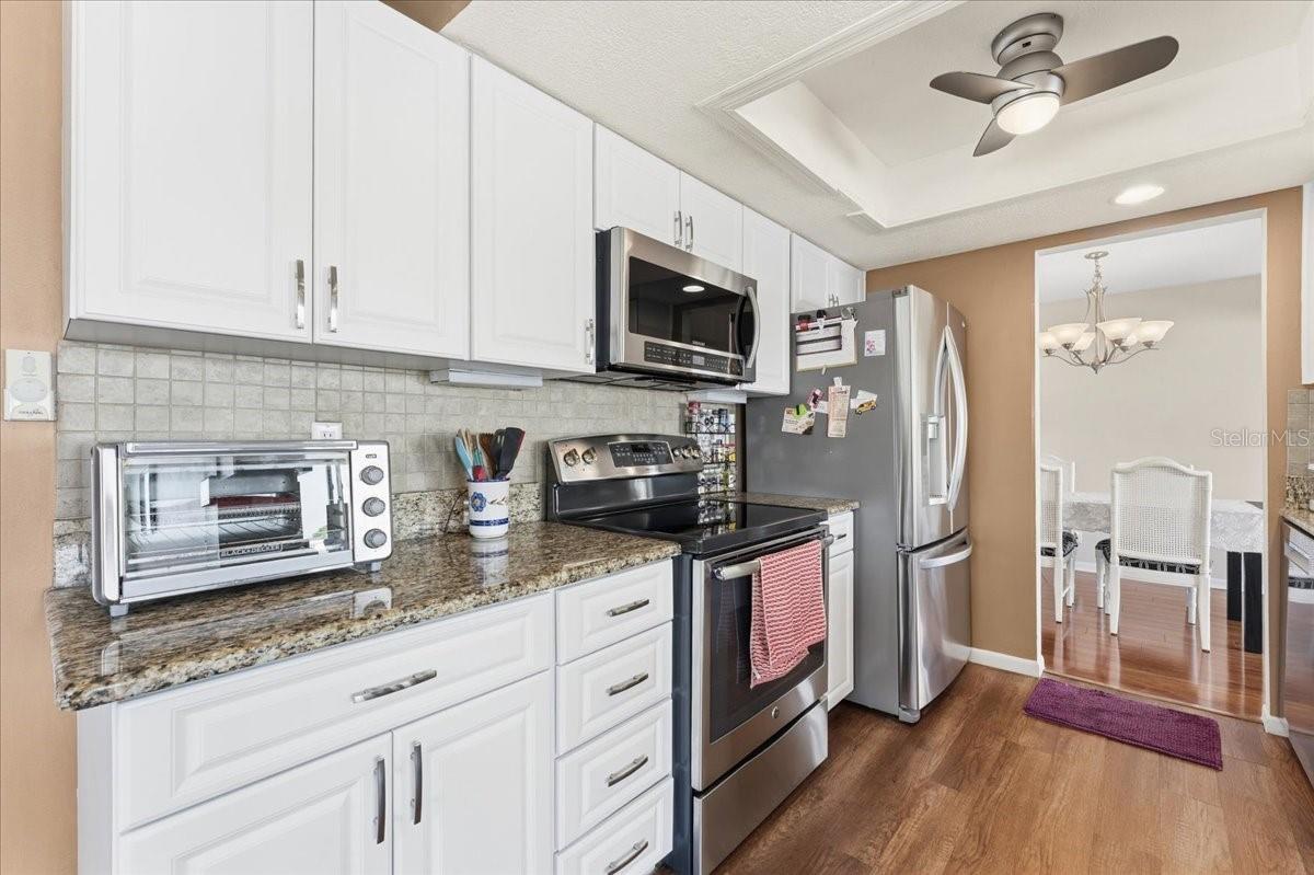 Image 18 of 50 For 9875 Mainlands Boulevard W