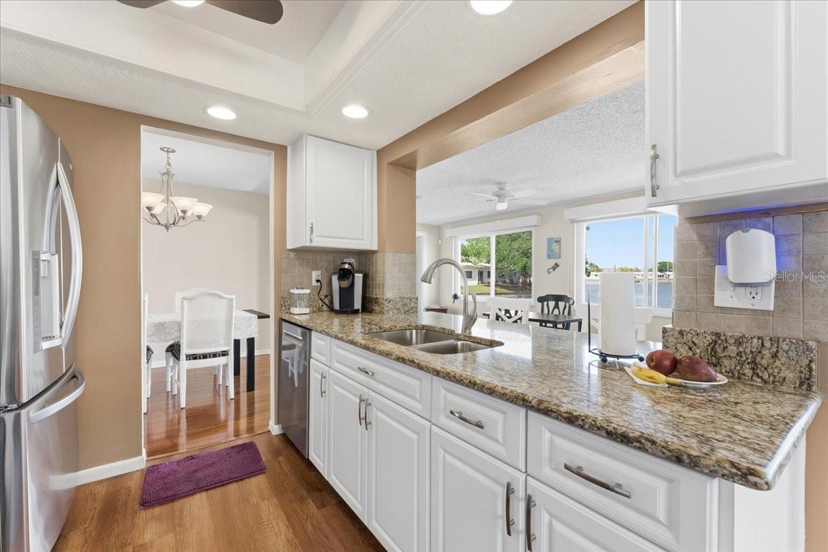 Image 19 of 50 For 9875 Mainlands Boulevard W