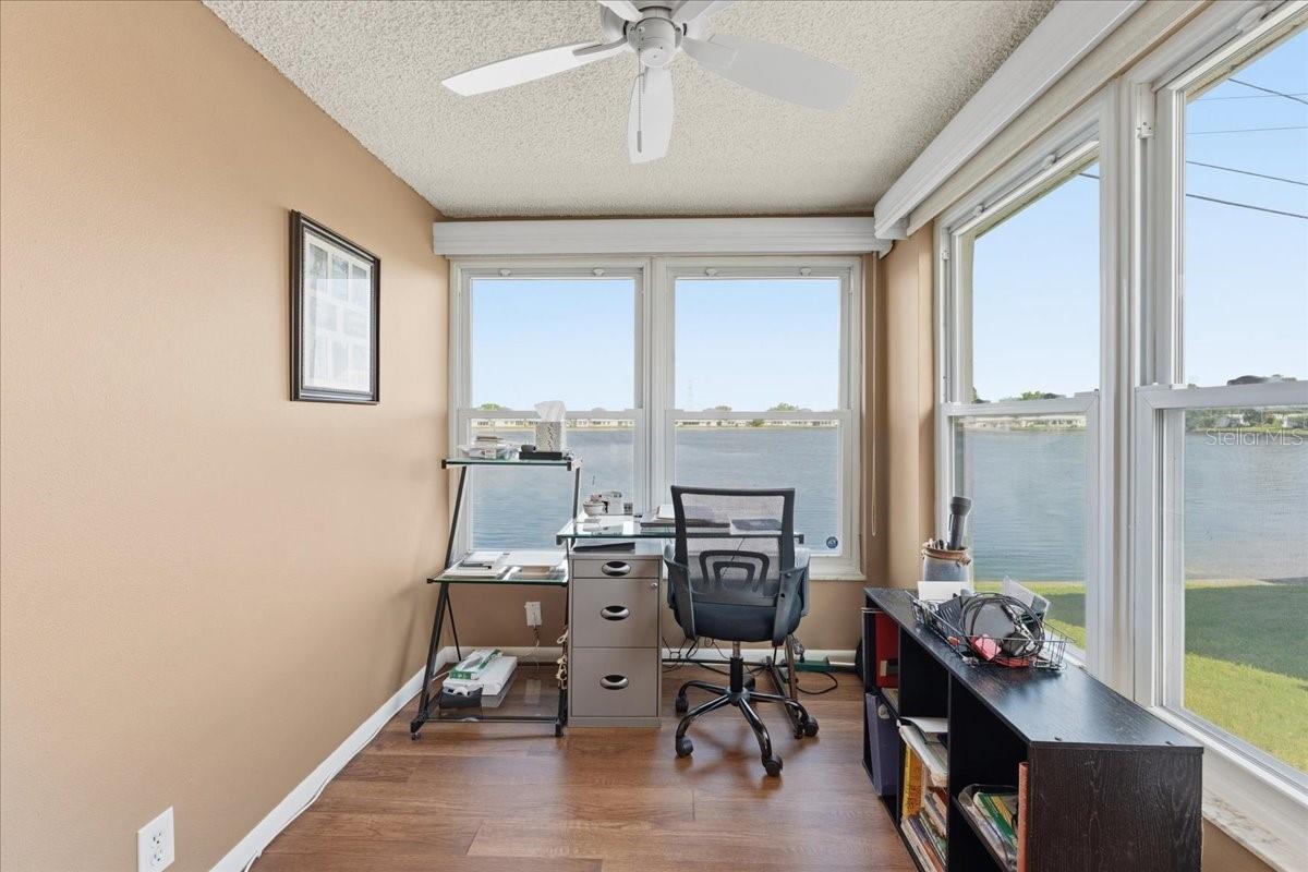 Image 21 of 50 For 9875 Mainlands Boulevard W