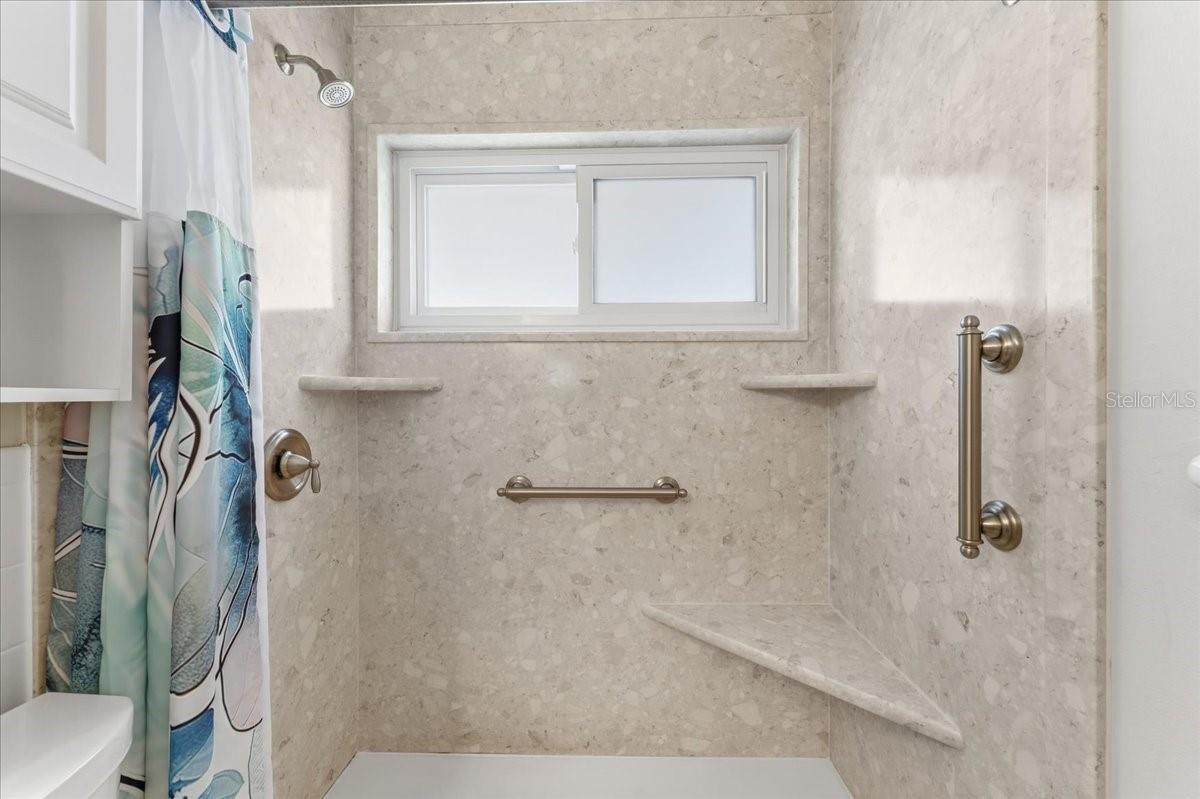 Image 32 of 50 For 9875 Mainlands Boulevard W