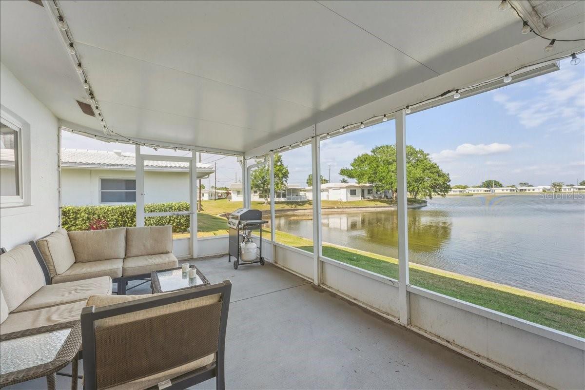 Image 37 of 50 For 9875 Mainlands Boulevard W