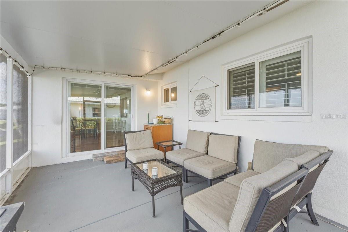 Image 39 of 50 For 9875 Mainlands Boulevard W