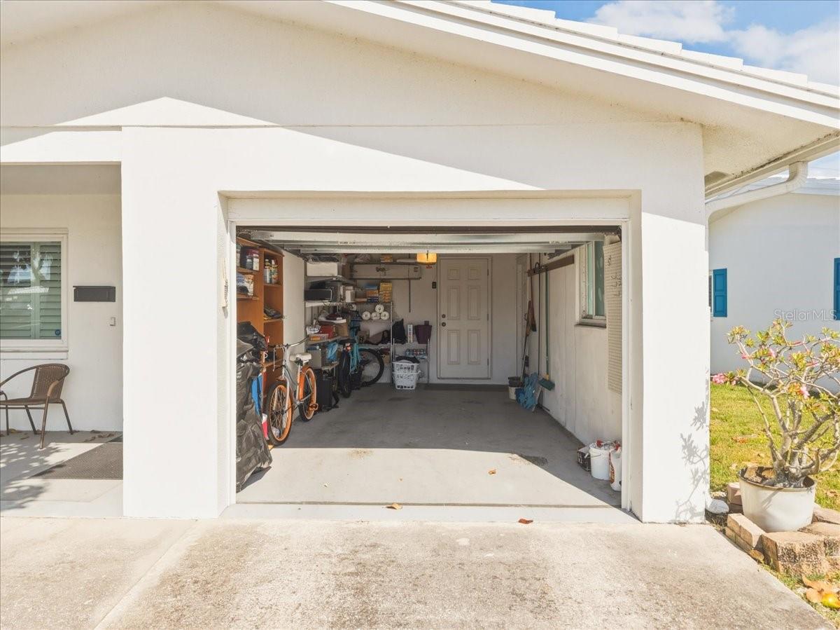 Image 4 of 50 For 9875 Mainlands Boulevard W