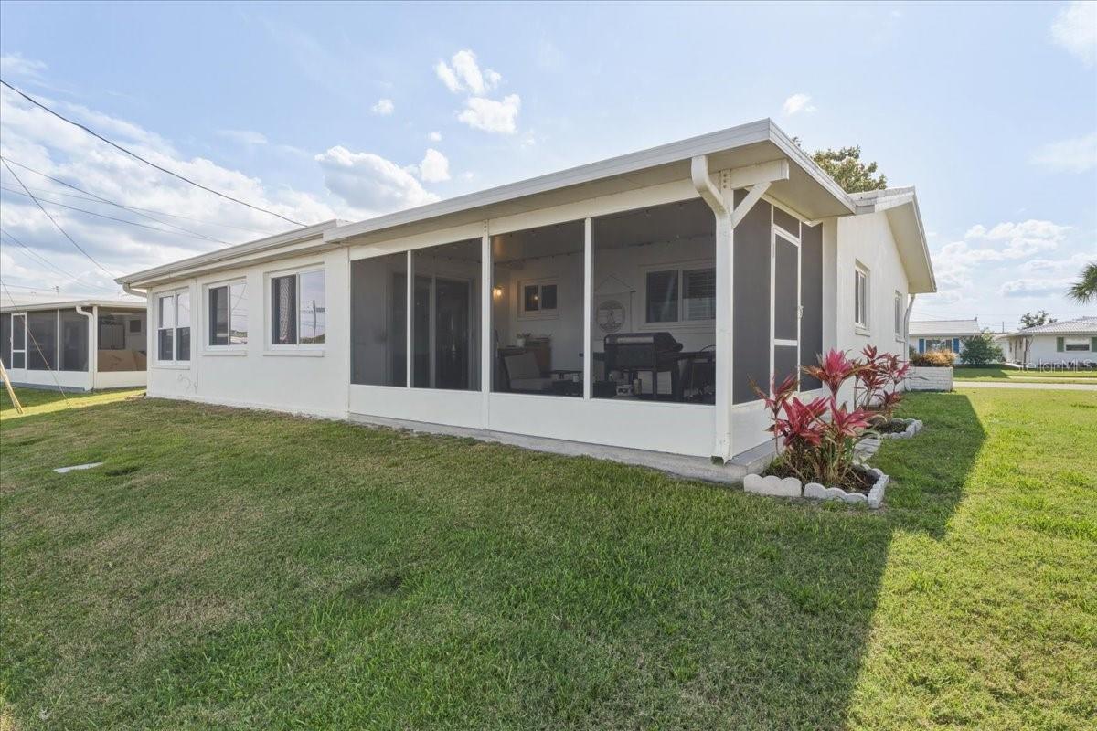 Image 41 of 50 For 9875 Mainlands Boulevard W