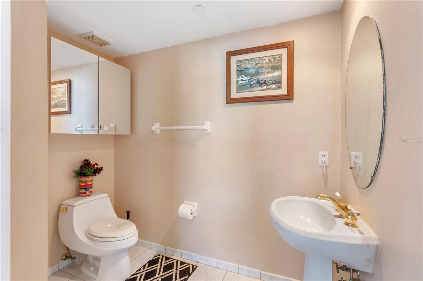 Image 17 of 63 For 1180 Gulf Boulevard 906