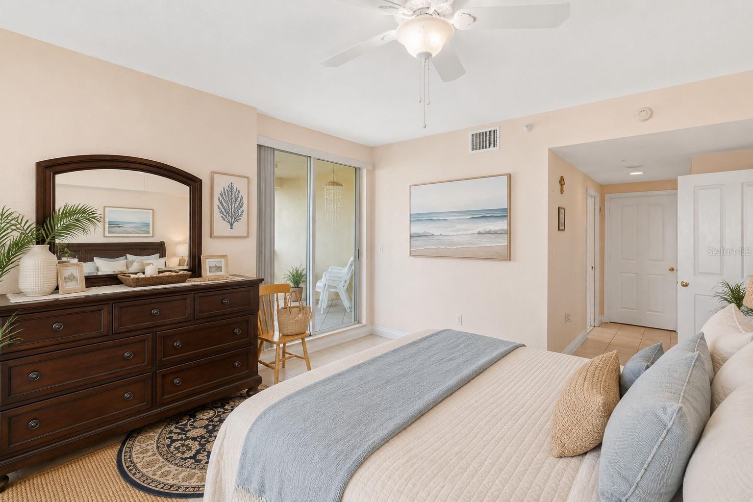 Image 28 of 63 For 1180 Gulf Boulevard 906