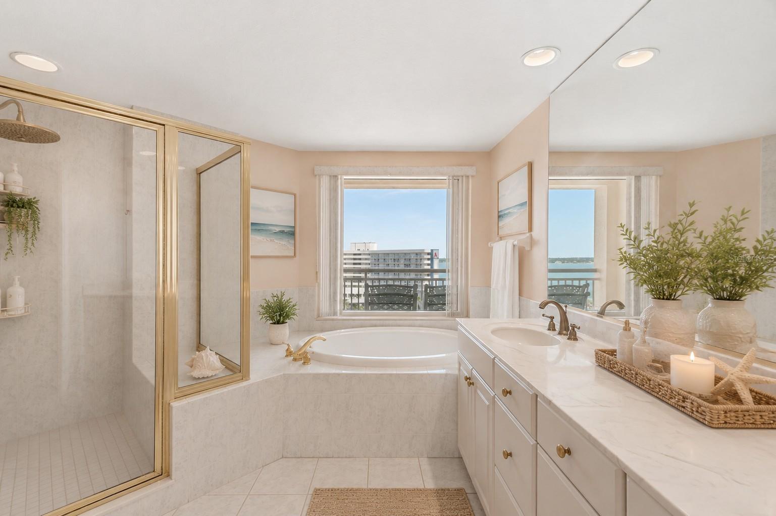 Image 30 of 63 For 1180 Gulf Boulevard 906