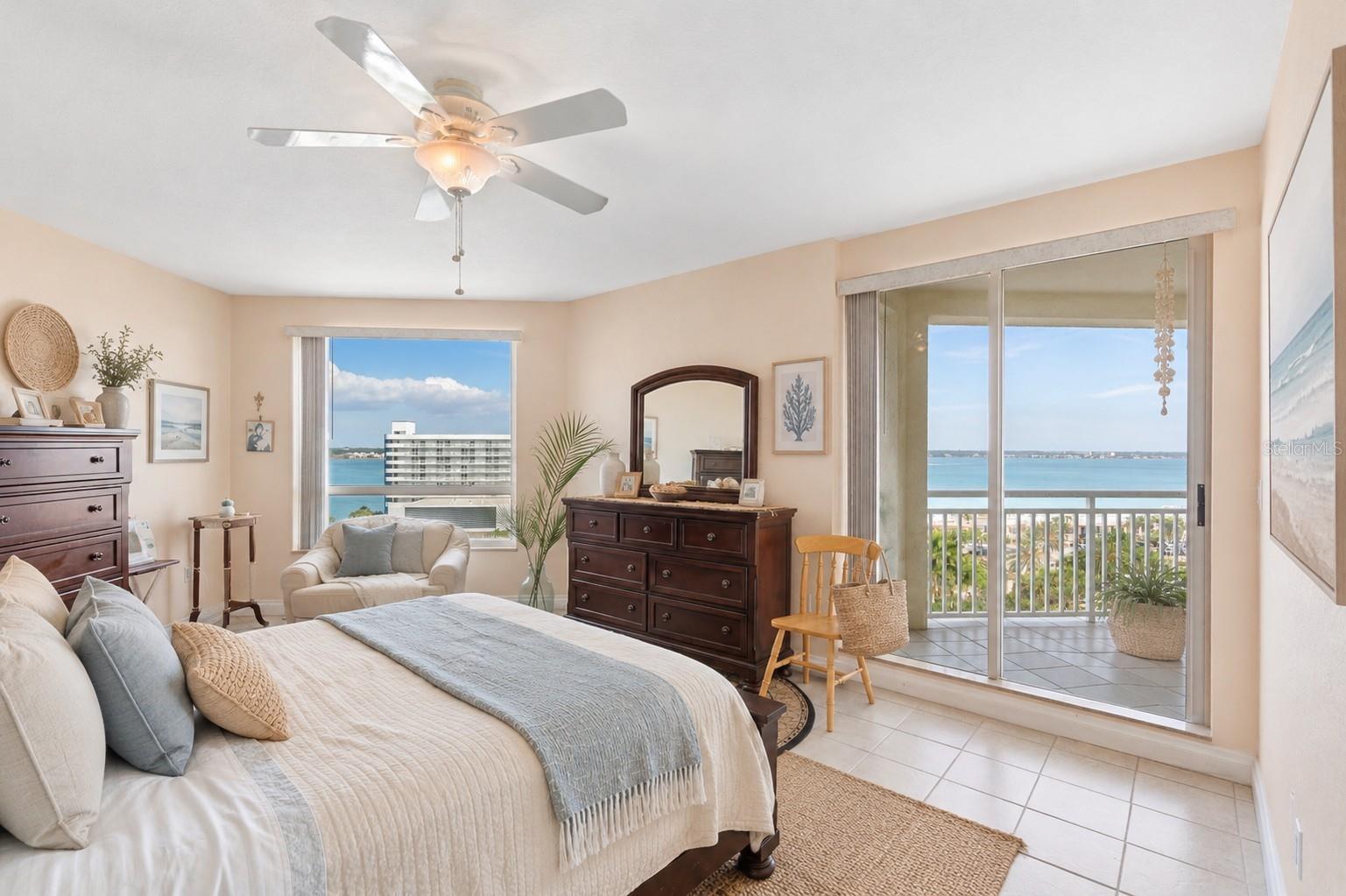 Image 36 of 63 For 1180 Gulf Boulevard 906