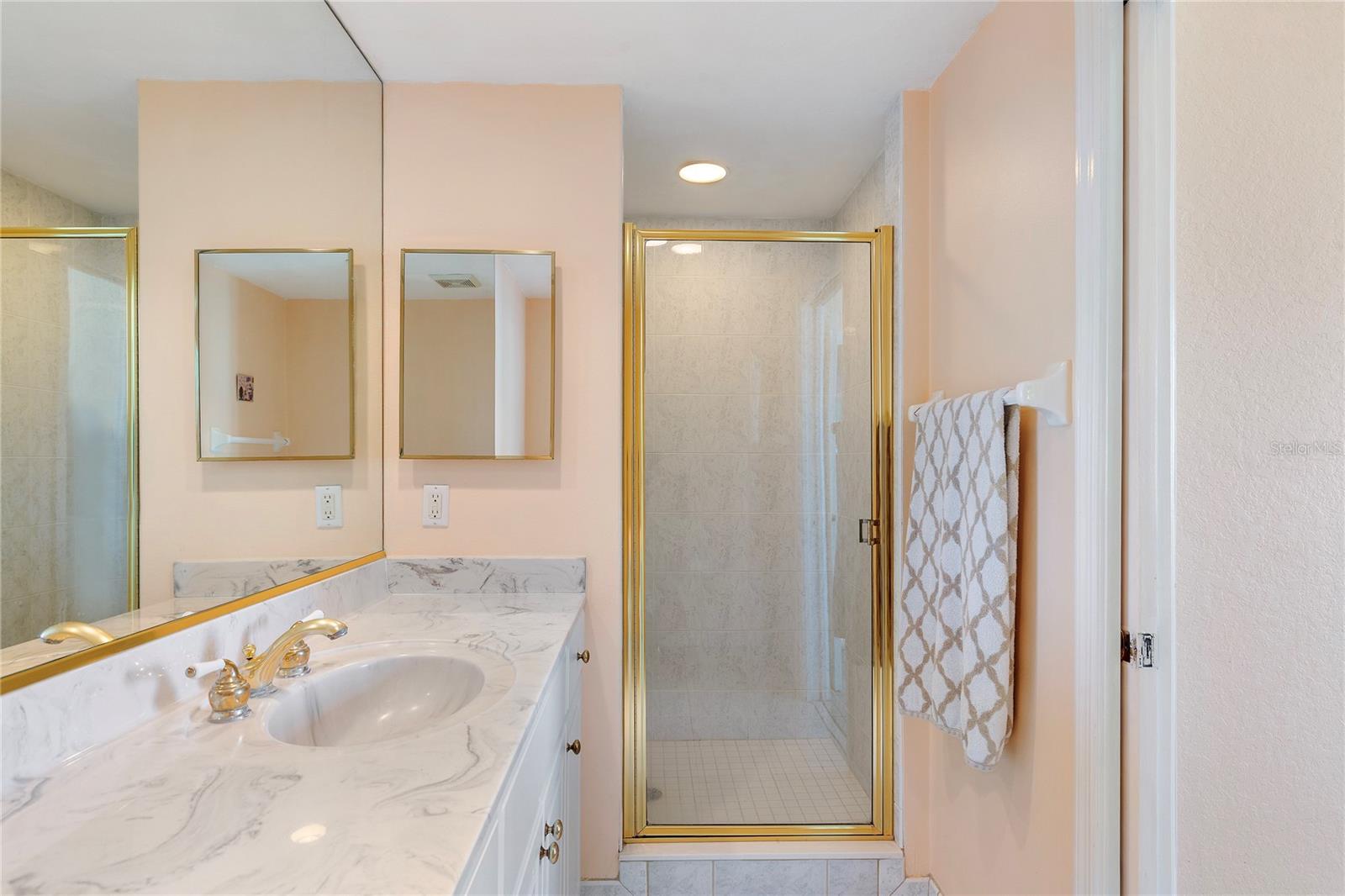 Image 41 of 63 For 1180 Gulf Boulevard 906