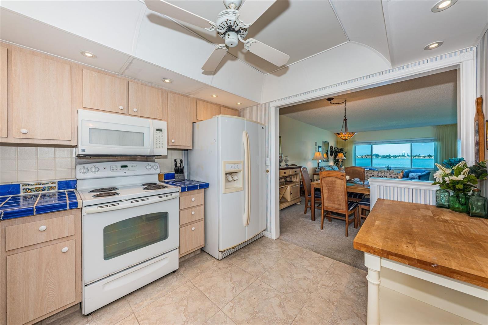 Image 2 of 64 For 4750 Cove Circle 303