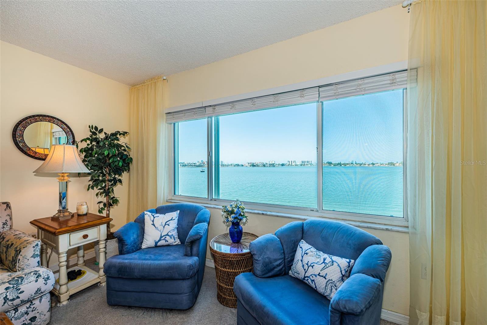 Image 20 of 64 For 4750 Cove Circle 303