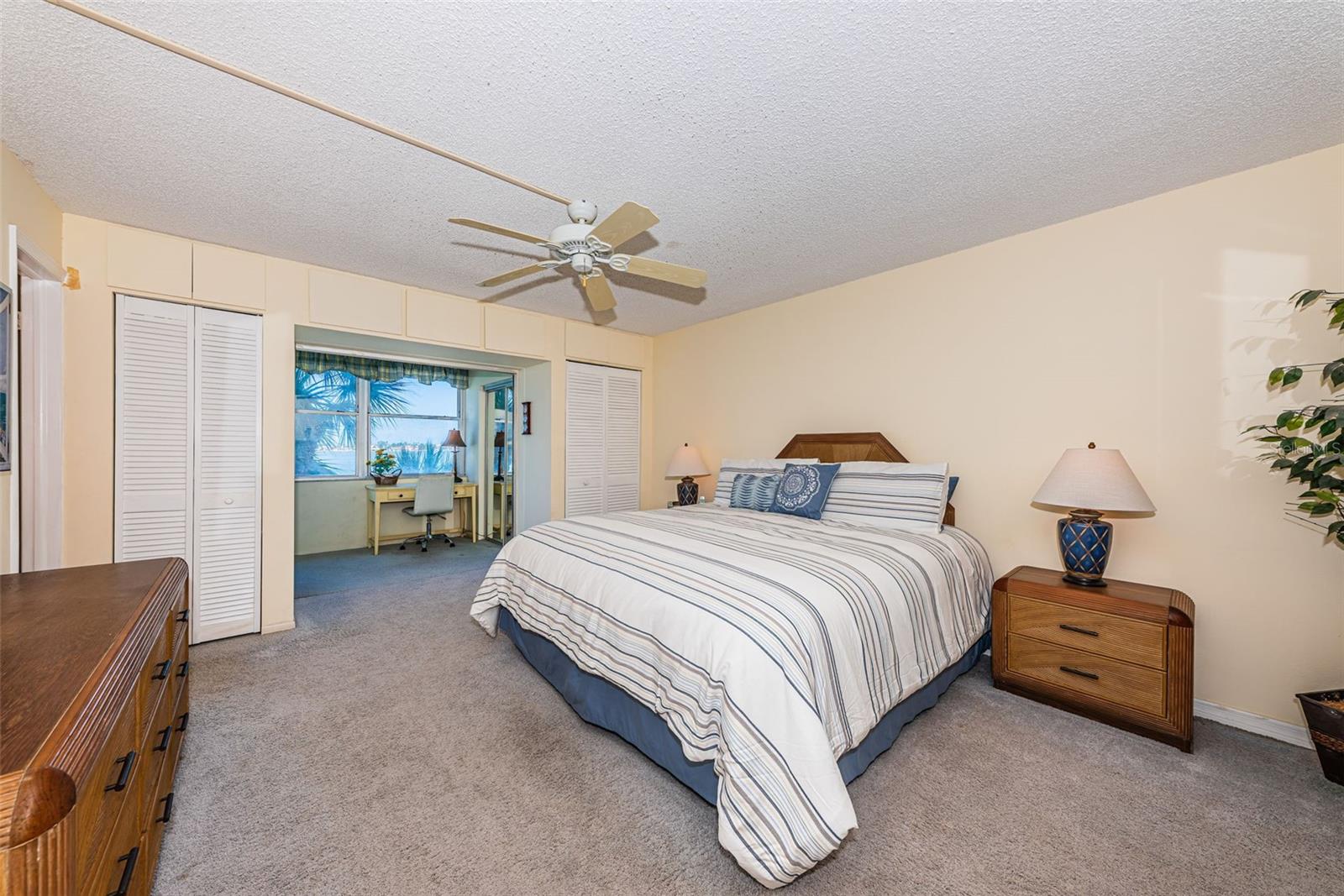 Image 24 of 64 For 4750 Cove Circle 303