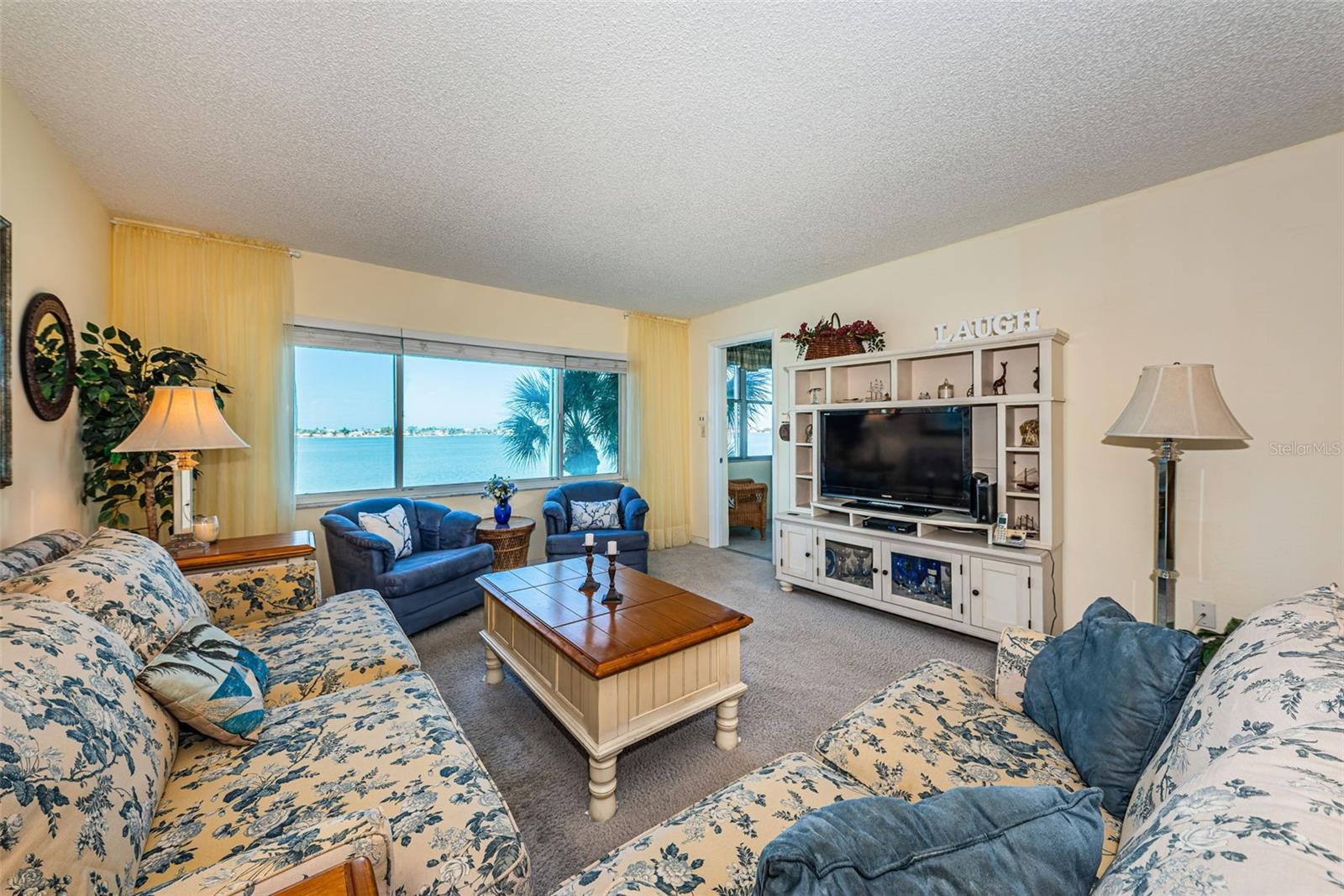 Image 3 of 64 For 4750 Cove Circle 303
