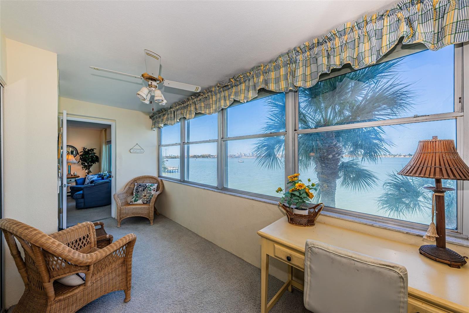 Image 34 of 64 For 4750 Cove Circle 303