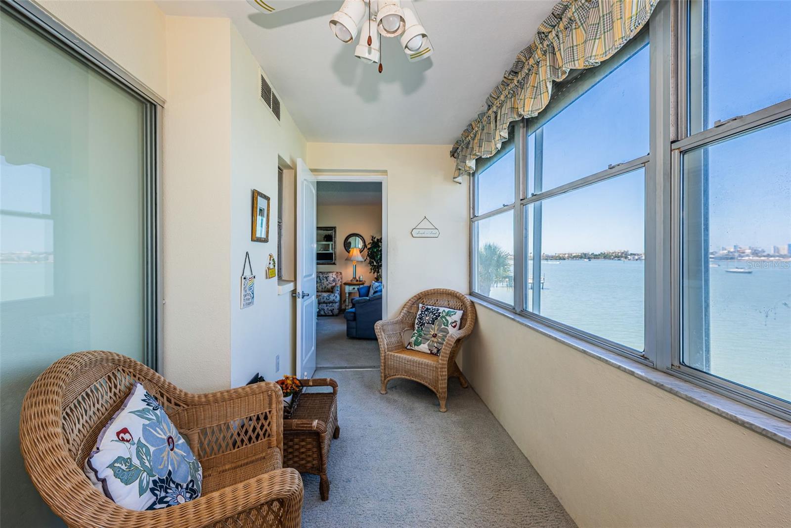 Image 36 of 64 For 4750 Cove Circle 303