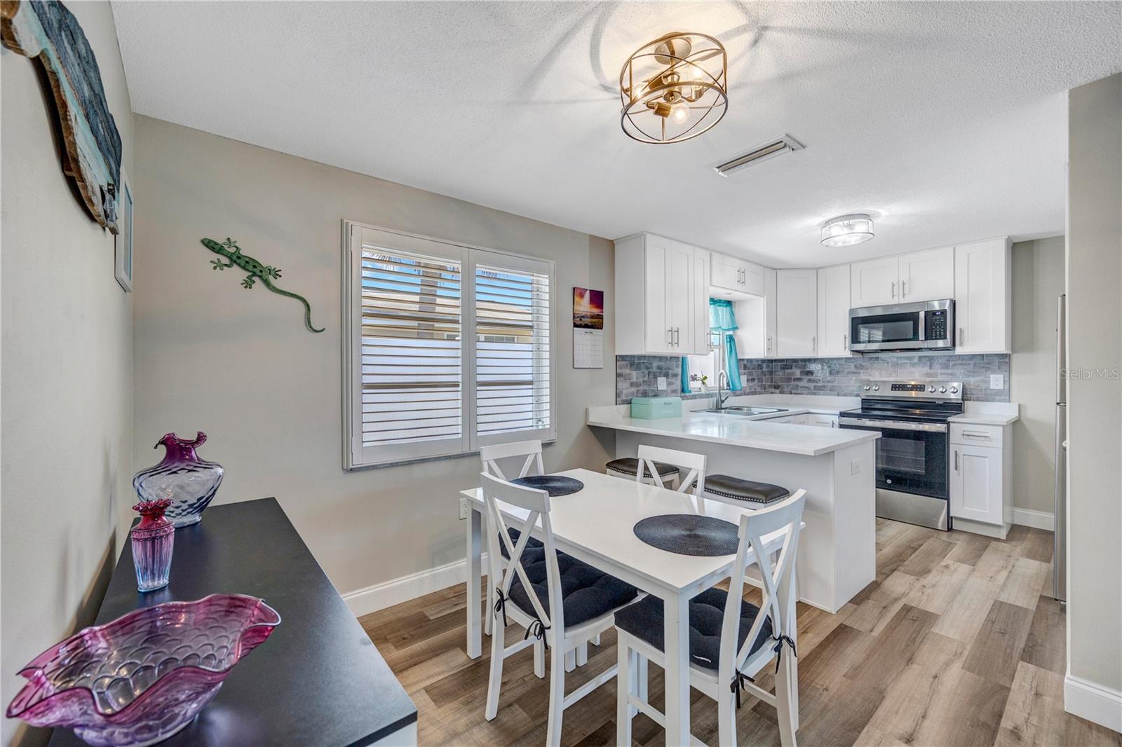 Image 11 of 59 For 2155 Edythe Dr
