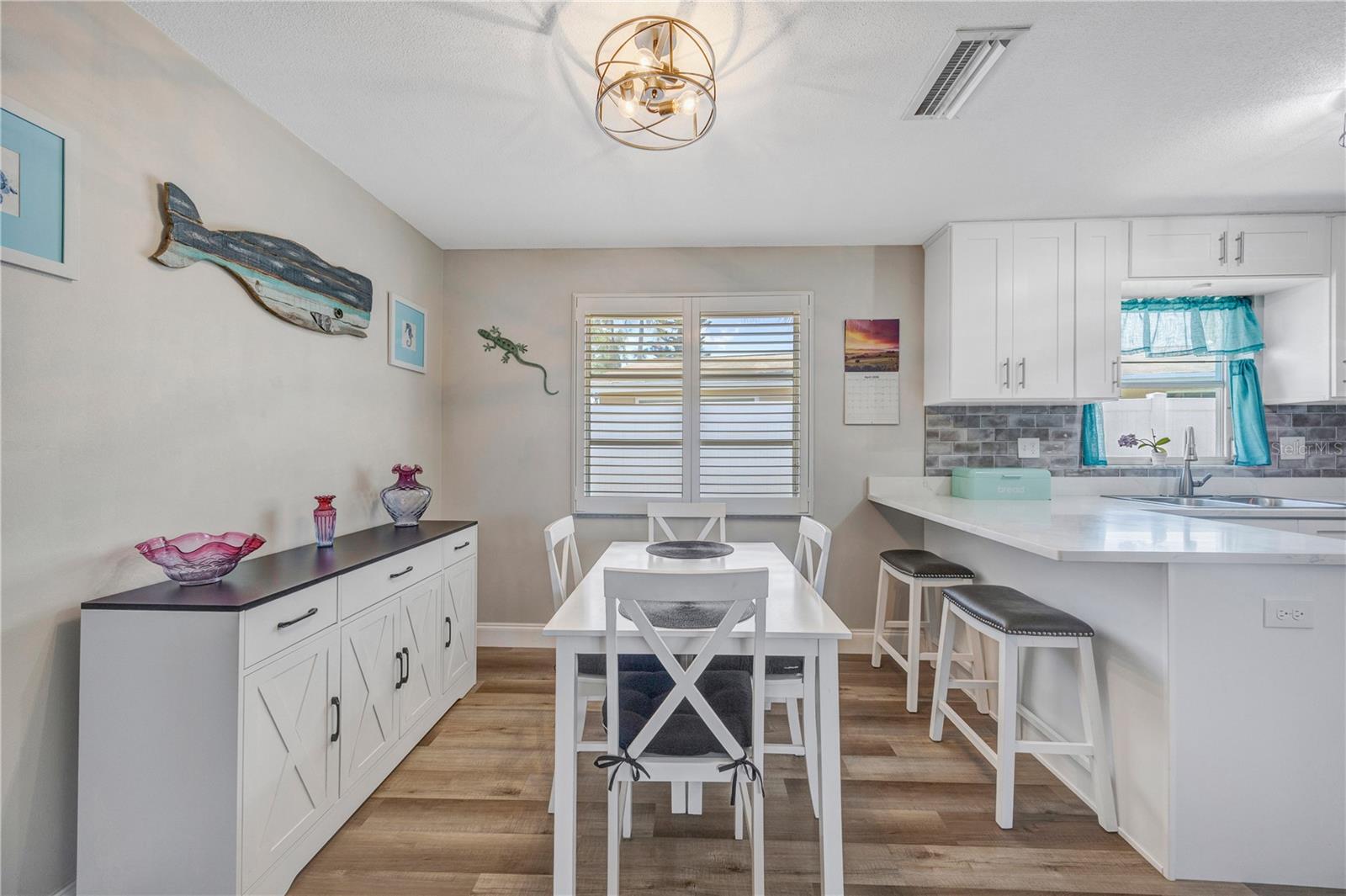 Image 12 of 59 For 2155 Edythe Dr