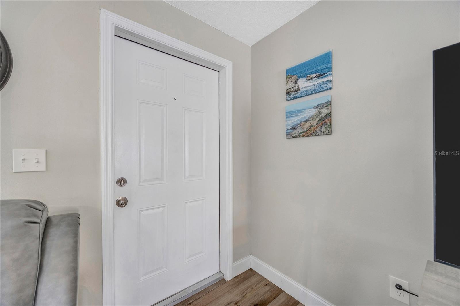 Image 2 of 59 For 2155 Edythe Dr