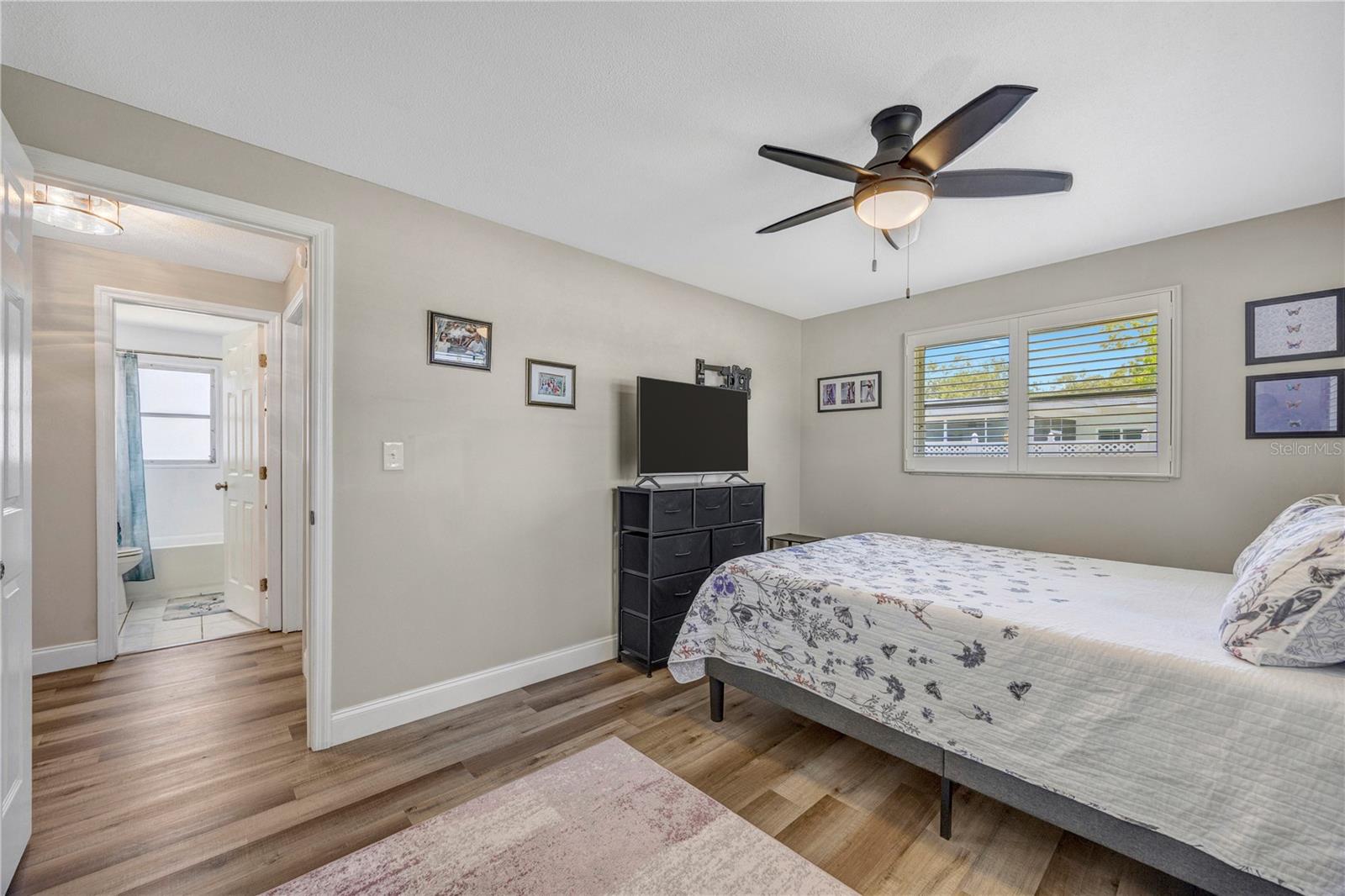 Image 20 of 59 For 2155 Edythe Dr