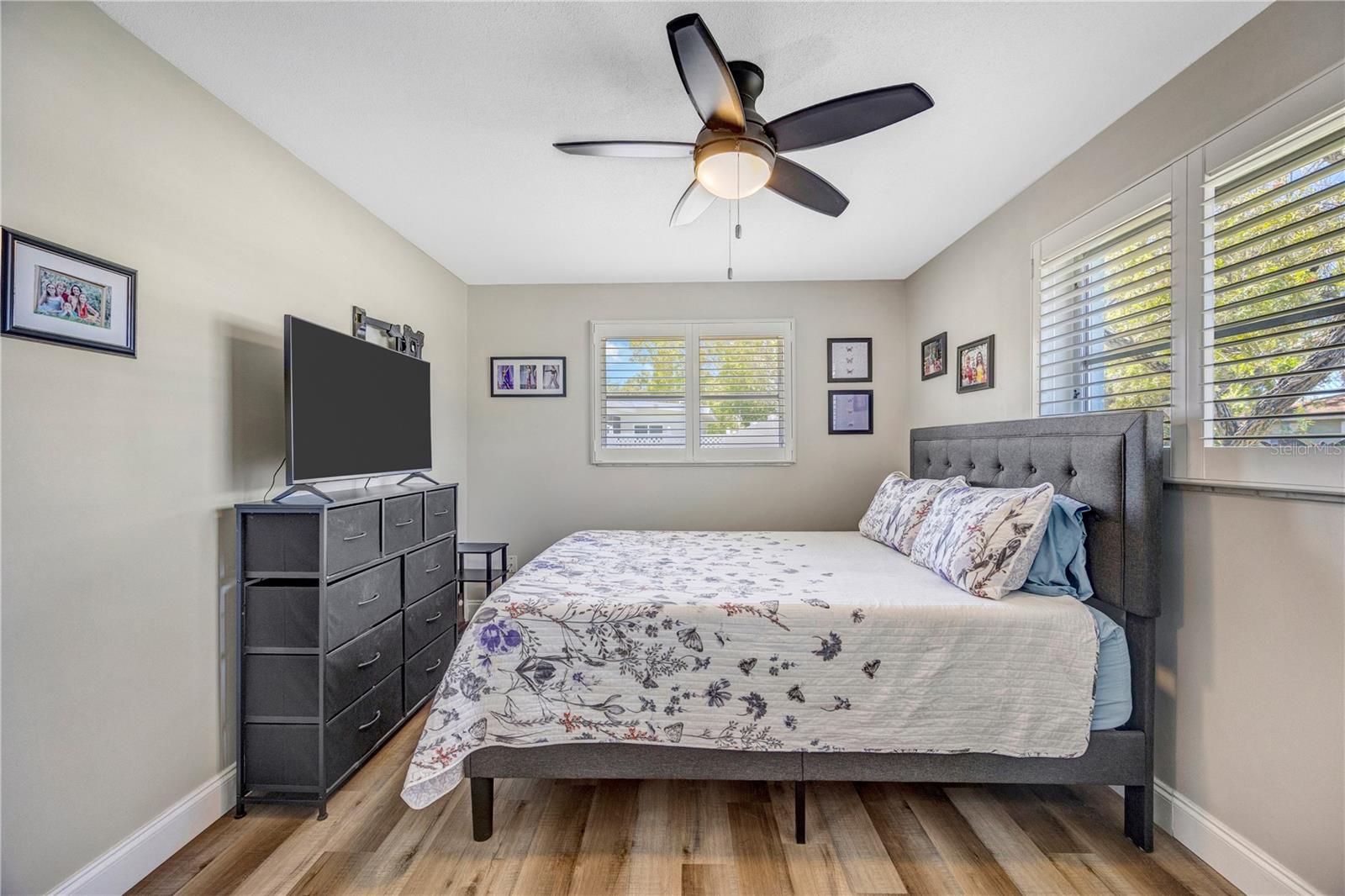 Image 21 of 59 For 2155 Edythe Dr