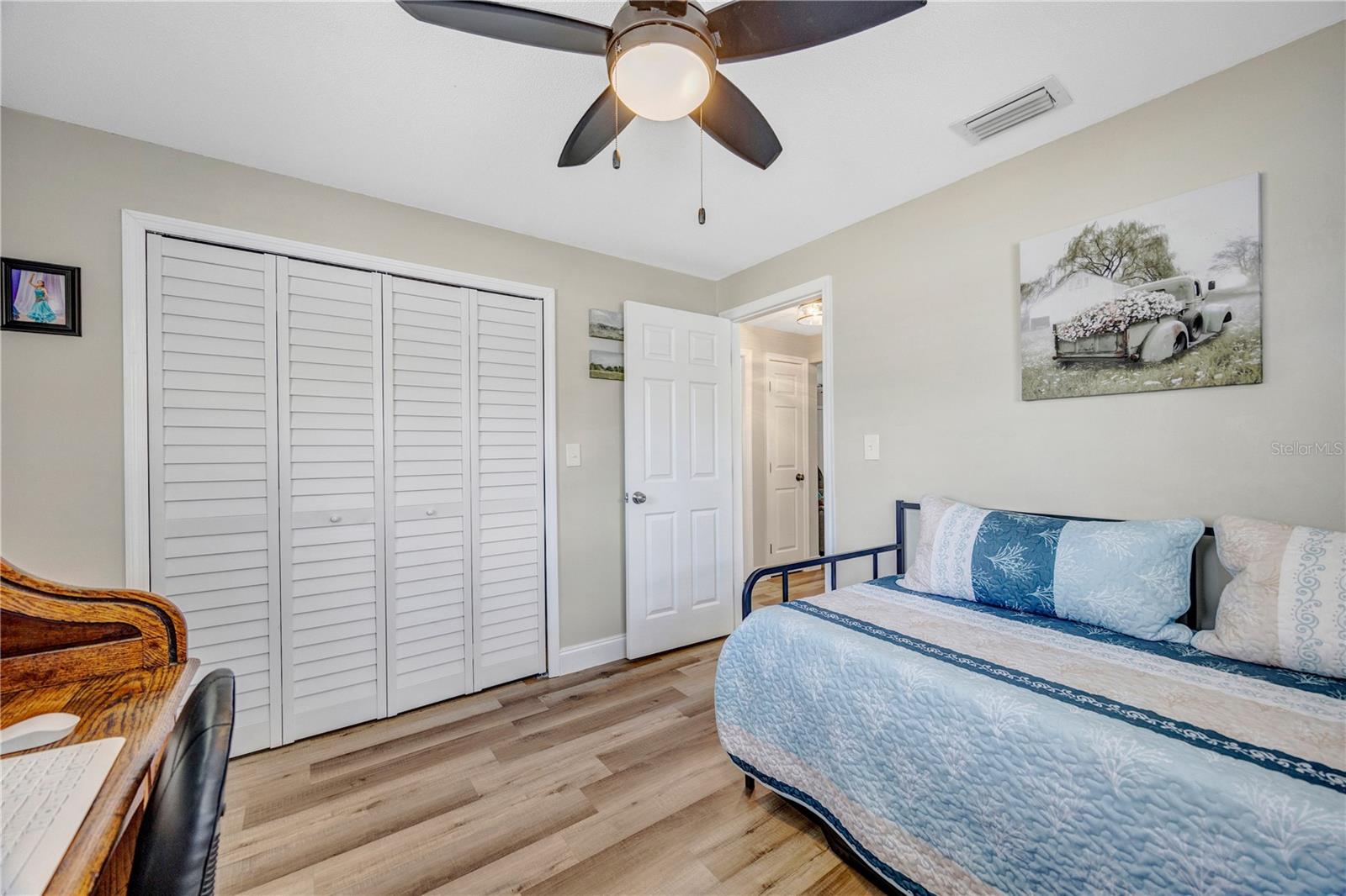 Image 25 of 59 For 2155 Edythe Dr