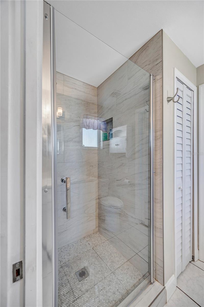 Image 33 of 59 For 2155 Edythe Dr