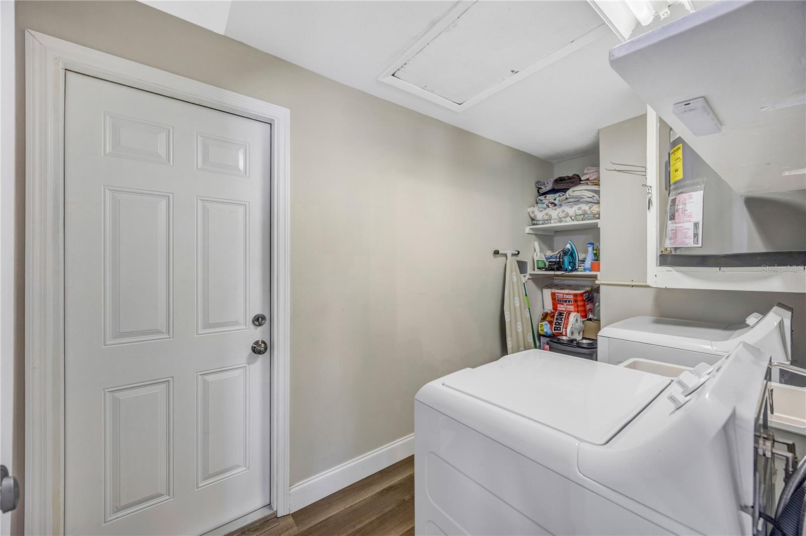 Image 36 of 59 For 2155 Edythe Dr