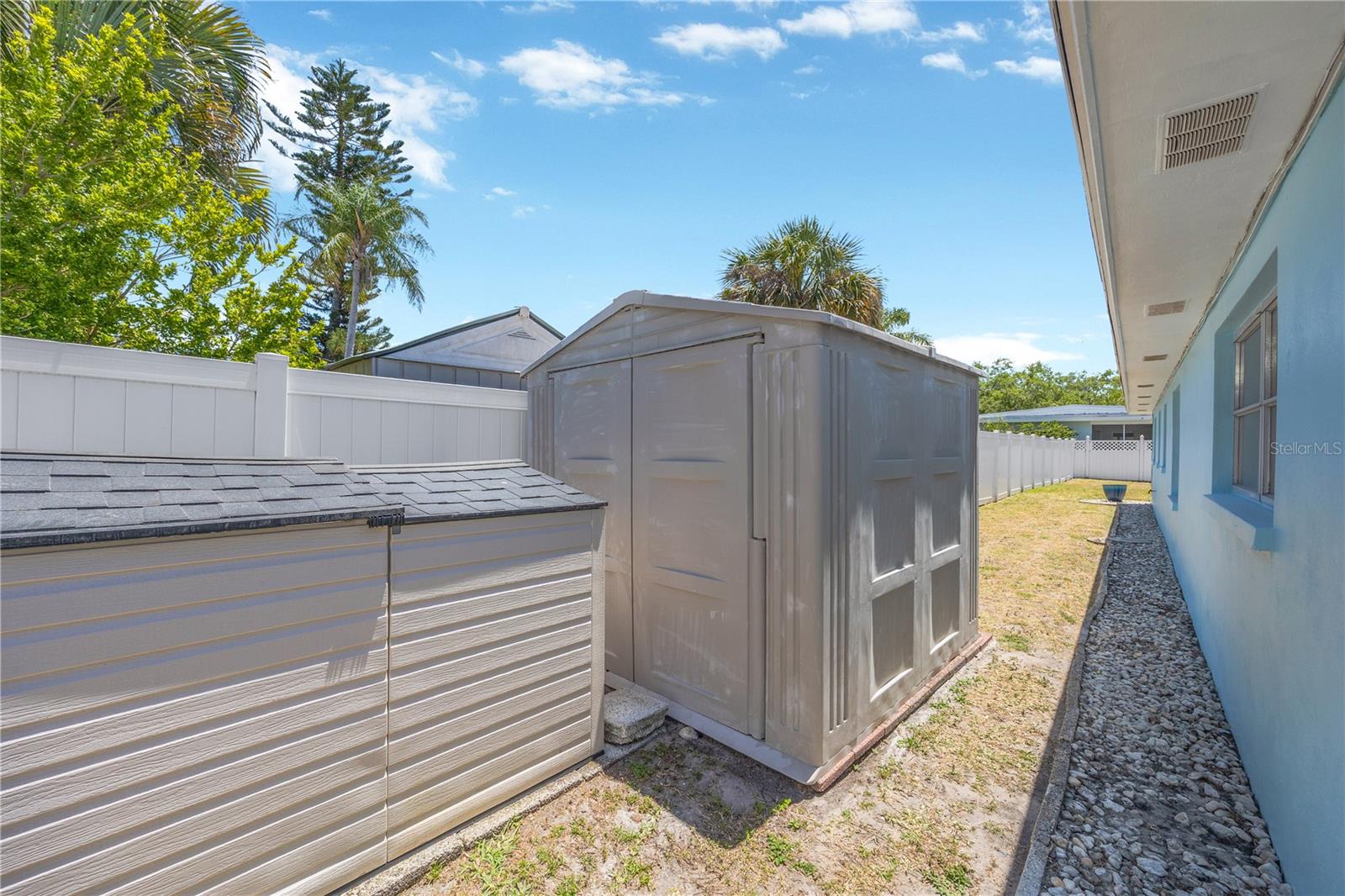 Image 40 of 59 For 2155 Edythe Dr